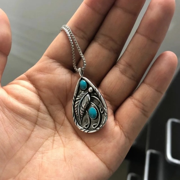 Native American Teardrop Turquoise Leaf Pendant - Picture 1 of 3